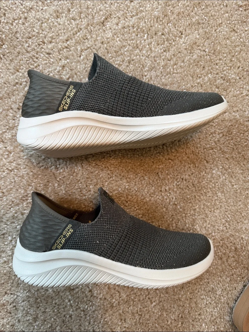 Skechers new box
